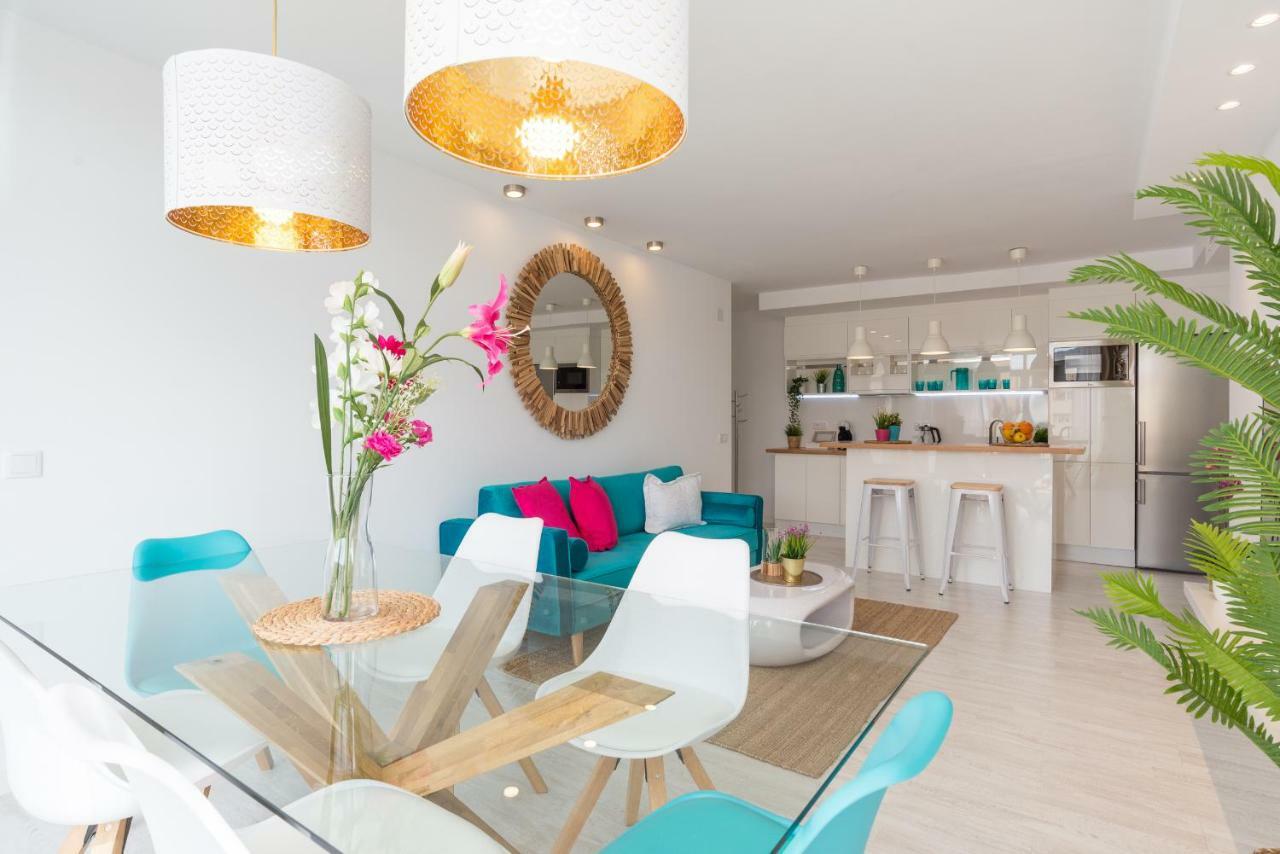 Stunning Spacious City Apartment With Free Parking Малага Екстер'єр фото