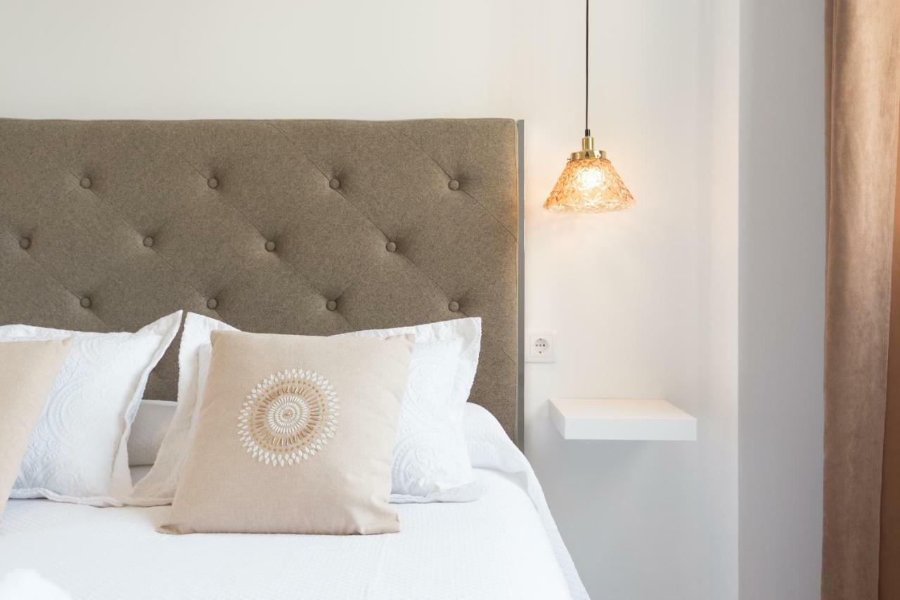 Stunning Spacious City Apartment With Free Parking Малага Екстер'єр фото