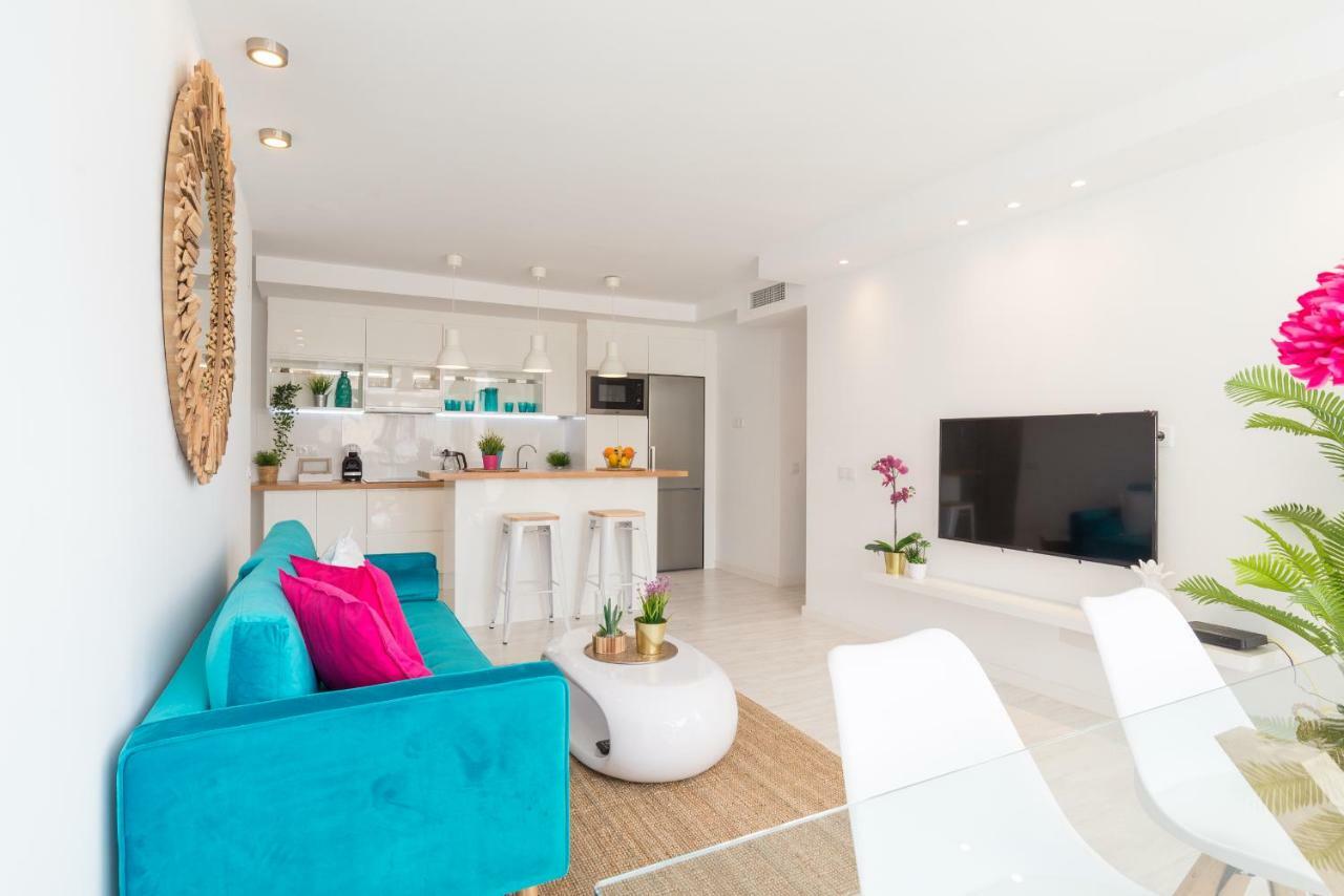 Stunning Spacious City Apartment With Free Parking Малага Екстер'єр фото