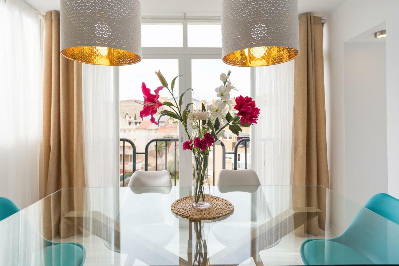 Stunning Spacious City Apartment With Free Parking Малага Екстер'єр фото