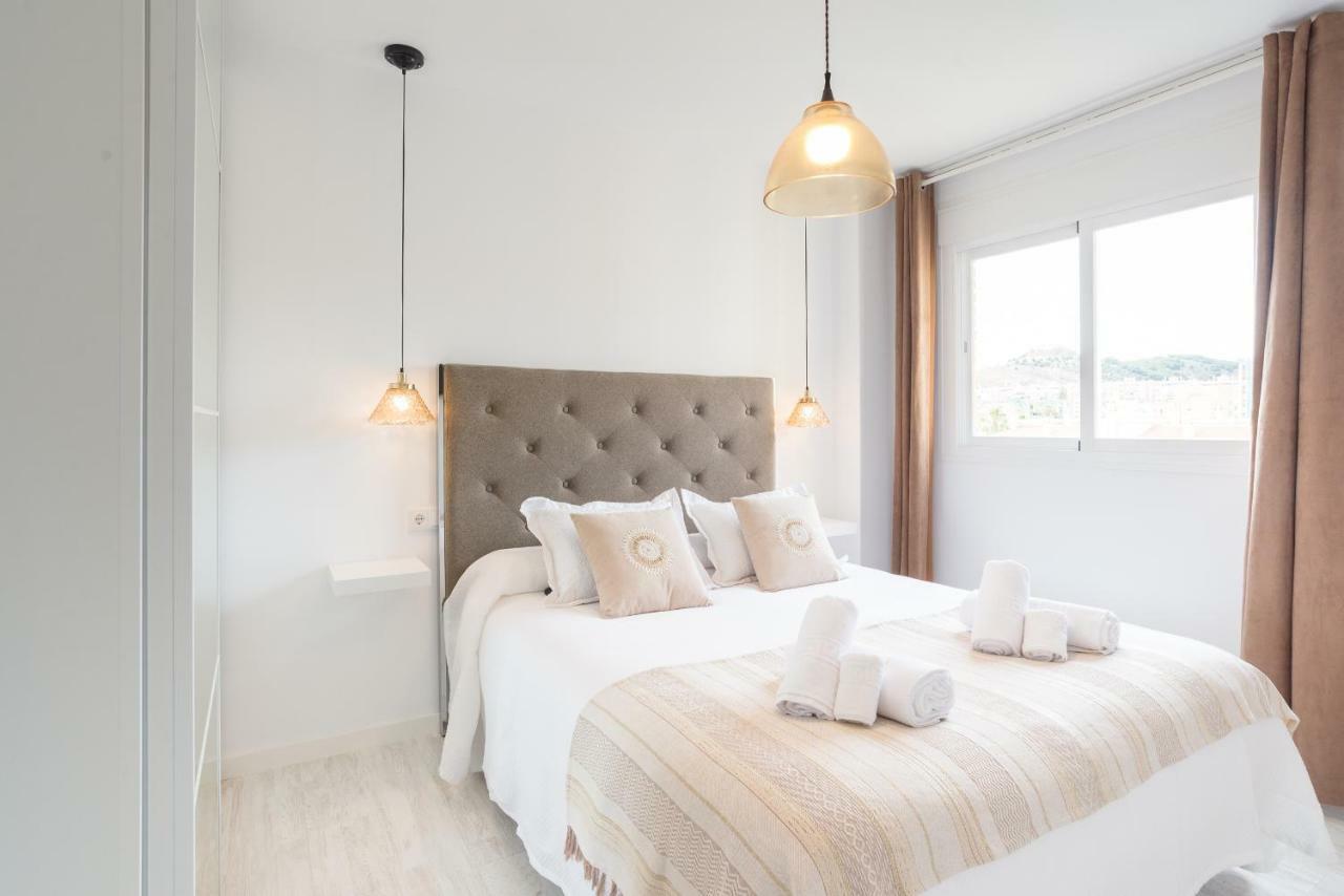 Stunning Spacious City Apartment With Free Parking Малага Екстер'єр фото